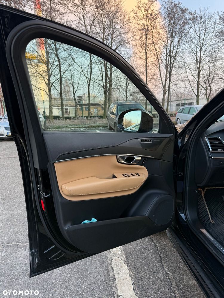 Volvo XC 90 B5 D AWD Ultimate Dark 7os - 26