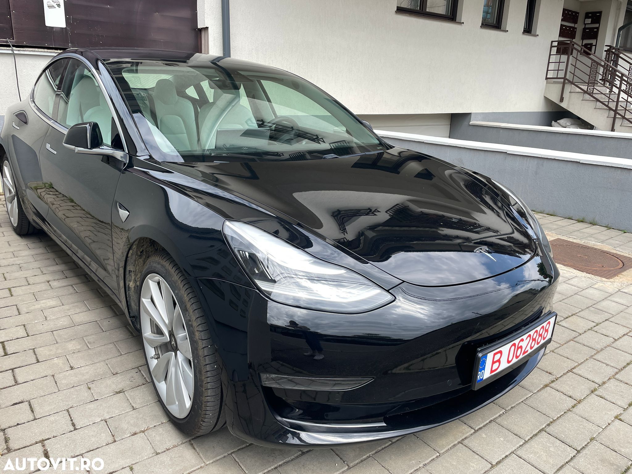 Tesla Model 3 Langstreckenbatterie Allradantrieb Dual Motor - 1