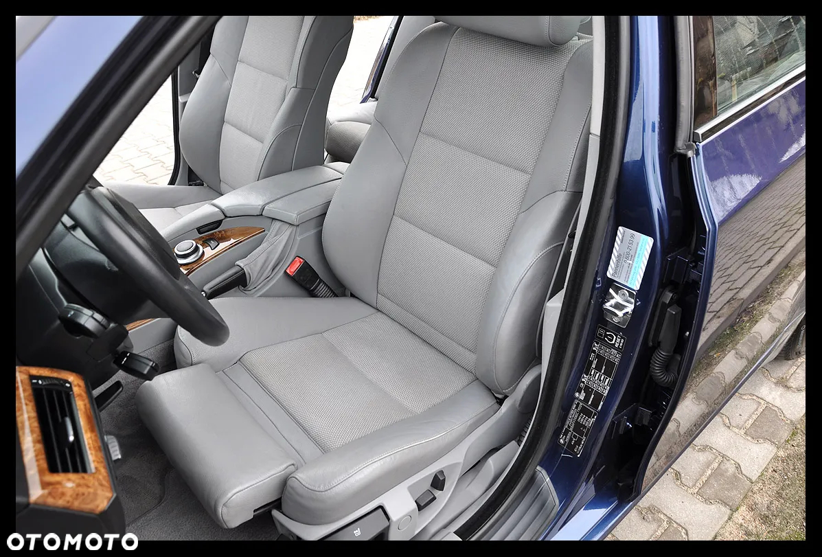 BMW Seria 5 525xi Touring Edition Lifestyle - 26