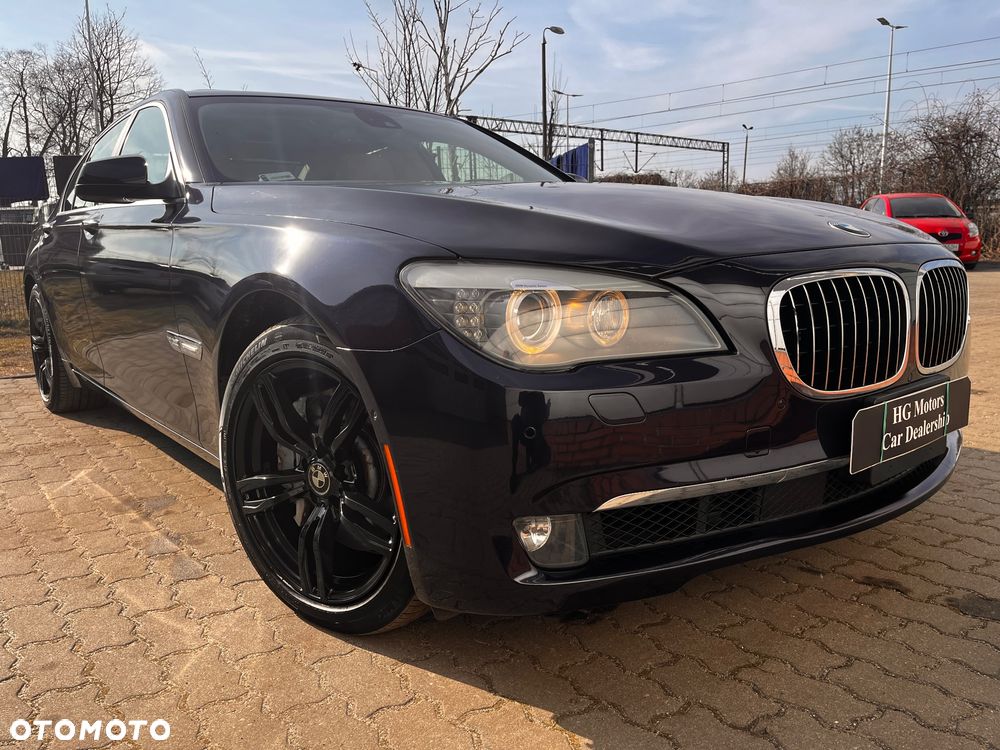 BMW Seria 7 750i xDrive - 18