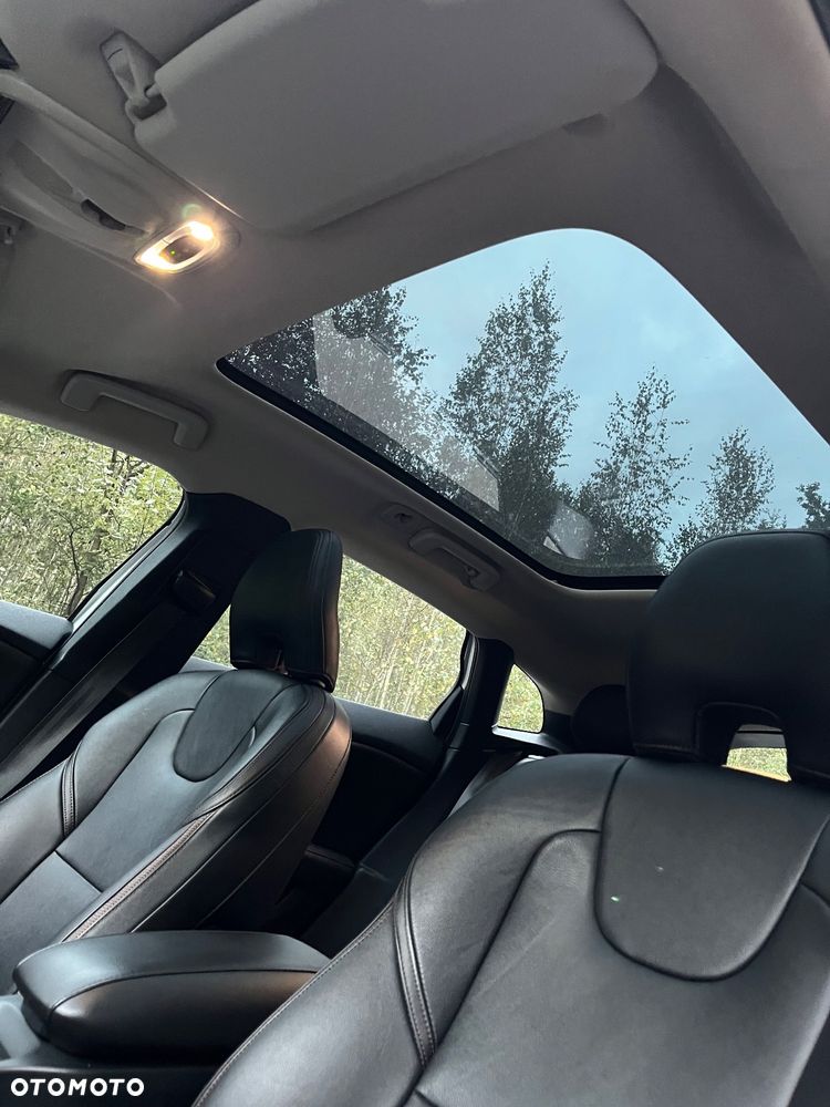 Volvo V40 D2 Summum - 11