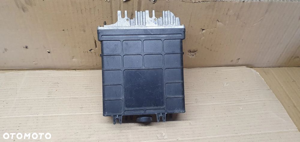 Komputer sterownik silnika Audi A4 B5 1.9 TDI 028906021F - 3