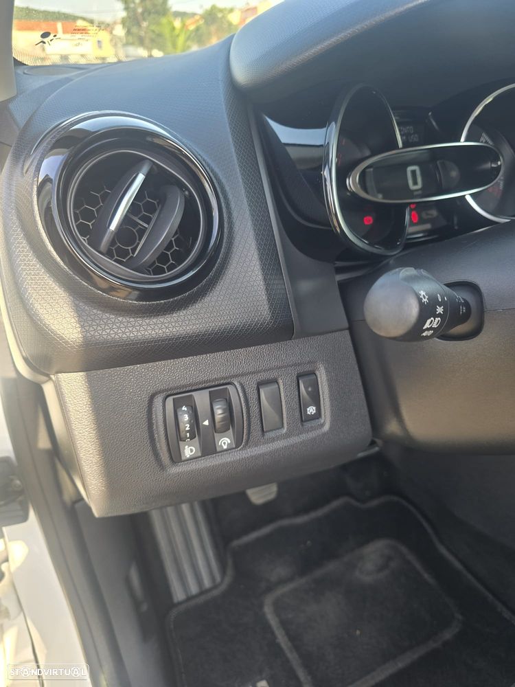 Renault Clio - 11