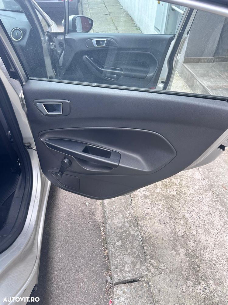 Ford Fiesta 1.5 TDCi Titanium - 16
