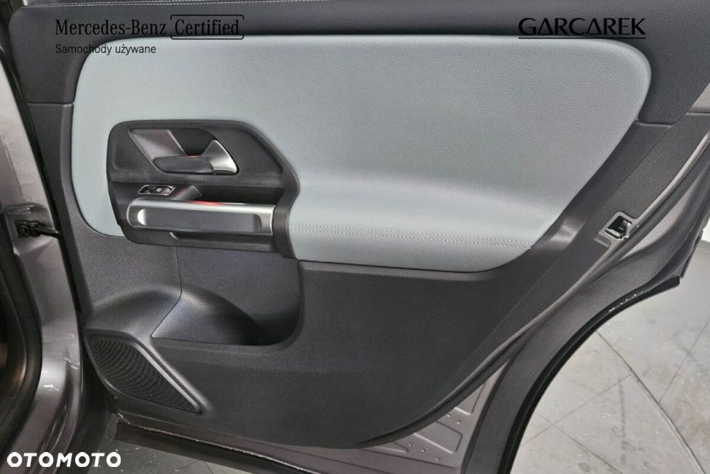 Mercedes-Benz GLB - 26