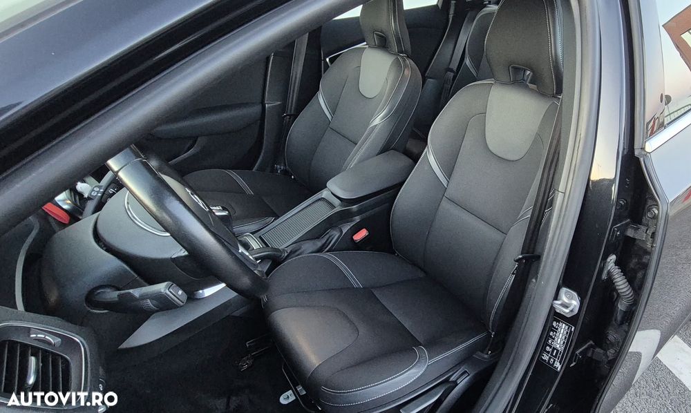 Volvo V40 D4 VEA Momentum - 8