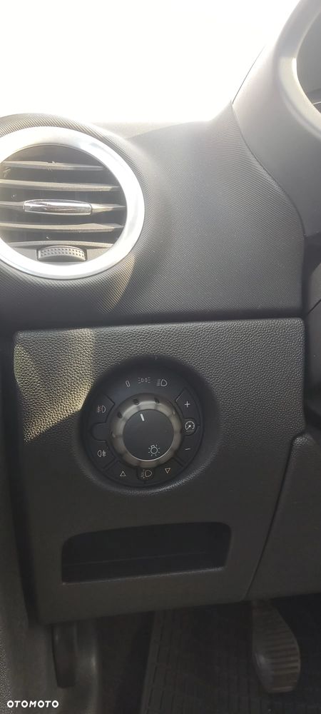 Opel Corsa 1.2 16V Cosmo - 17