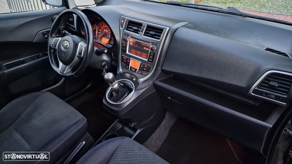 Toyota Verso-S 1.4 D-4D Exclusive - 27