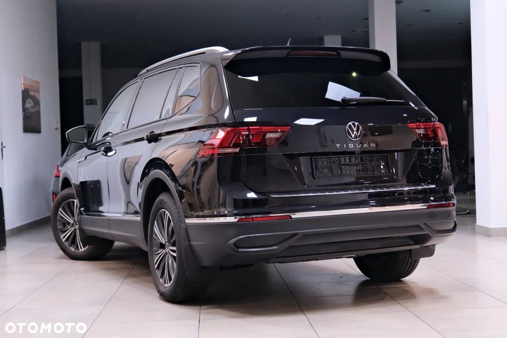 Volkswagen Tiguan - 11