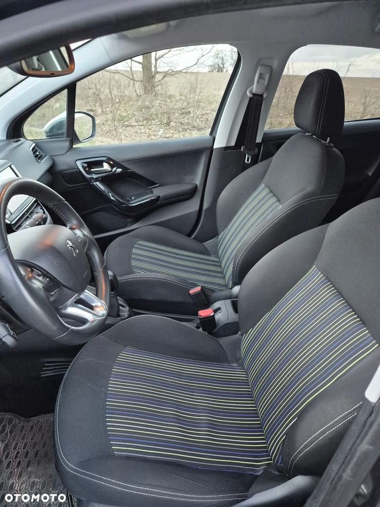Peugeot 208 PureTech 82 Style - 5