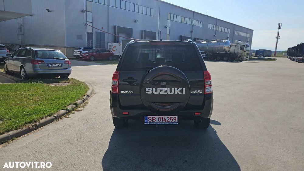 Suzuki Grand Vitara 1.9 DDiS Comfort - 4