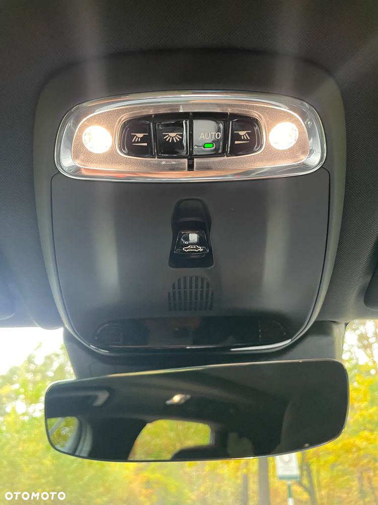 Volvo XC 60 D4 AWD R-Design - 33