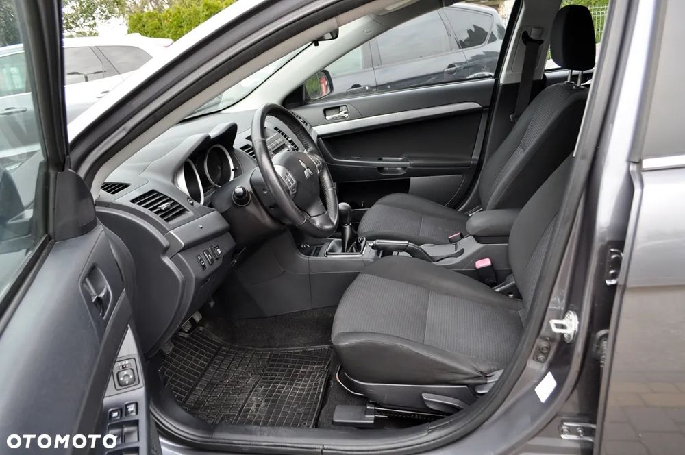 Mitsubishi Lancer 1.8 Inform LPG - 14