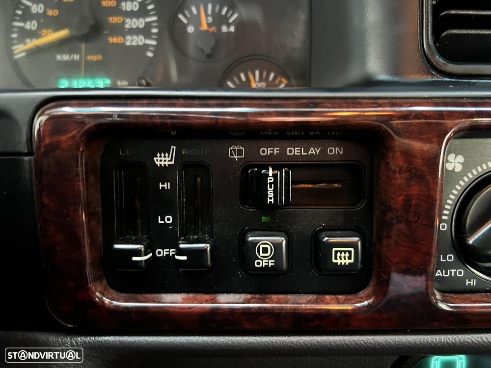 Jeep Grand Cherokee - 30