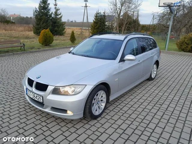 BMW Seria 3 320d DPF Touring - 11
