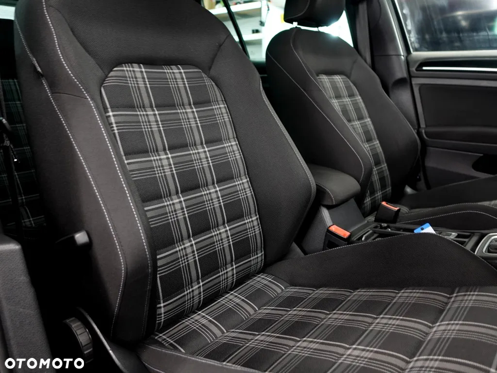 Volkswagen Golf VII 2.0 TDI BMT GTD DSG - 16