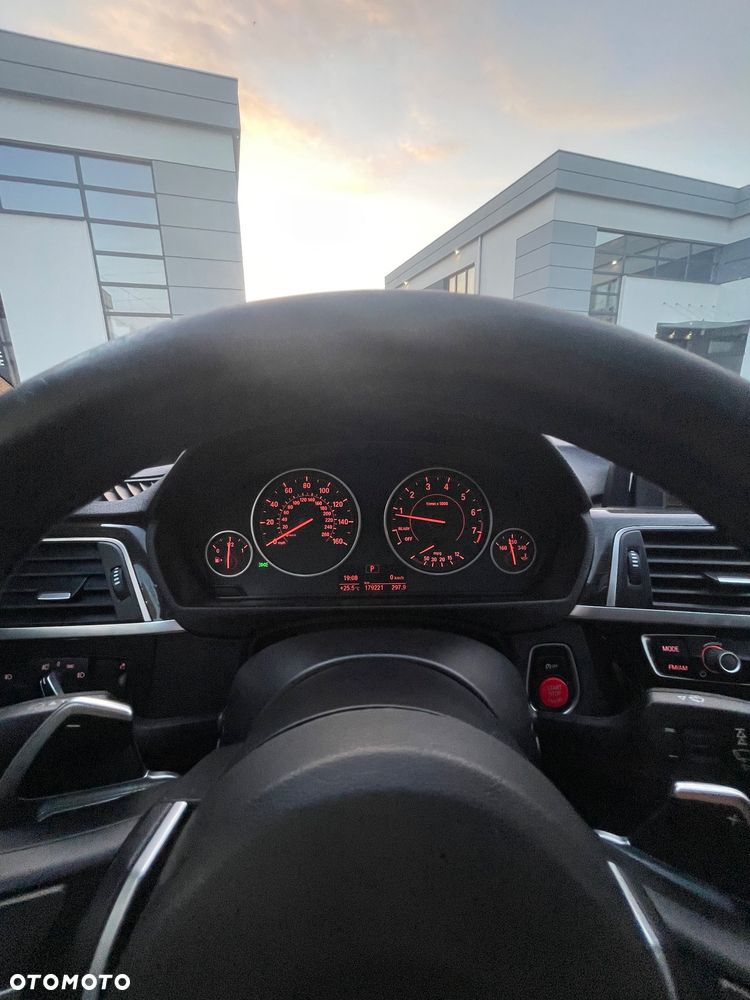 BMW Seria 3 340i Sport Line - 12