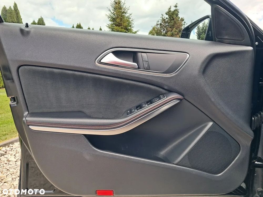 Mercedes-Benz Klasa A 180 (BlueEFFICIENCY) AMG Sport - 27