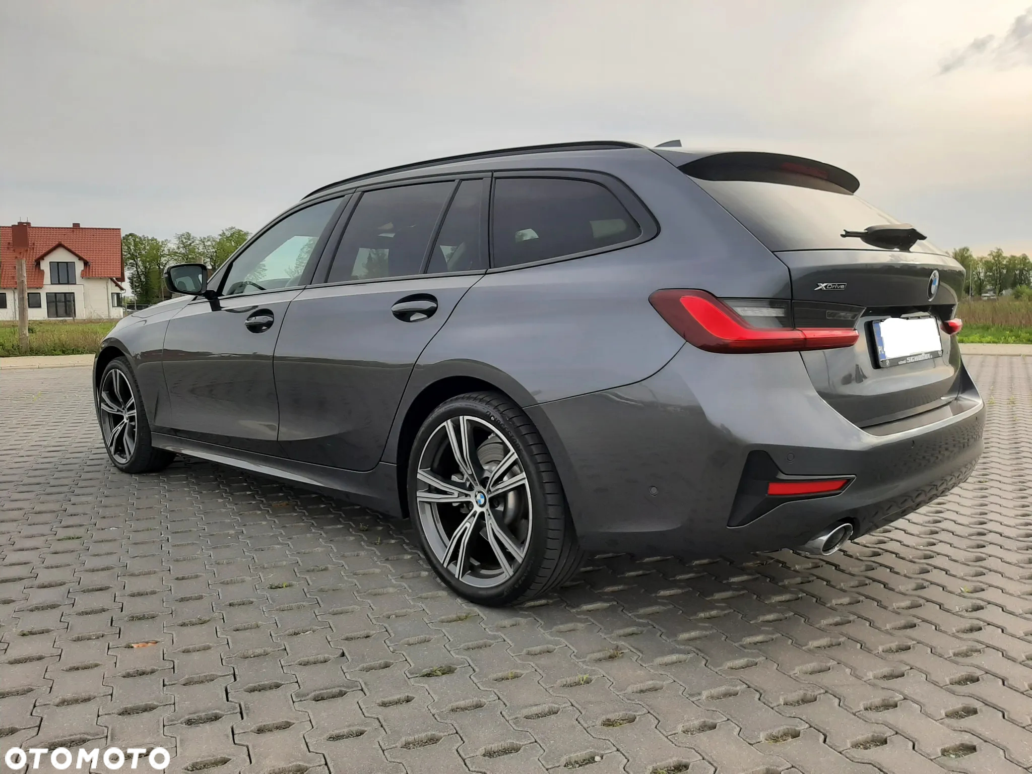 BMW Seria 3 330d Touring xDrive - 3