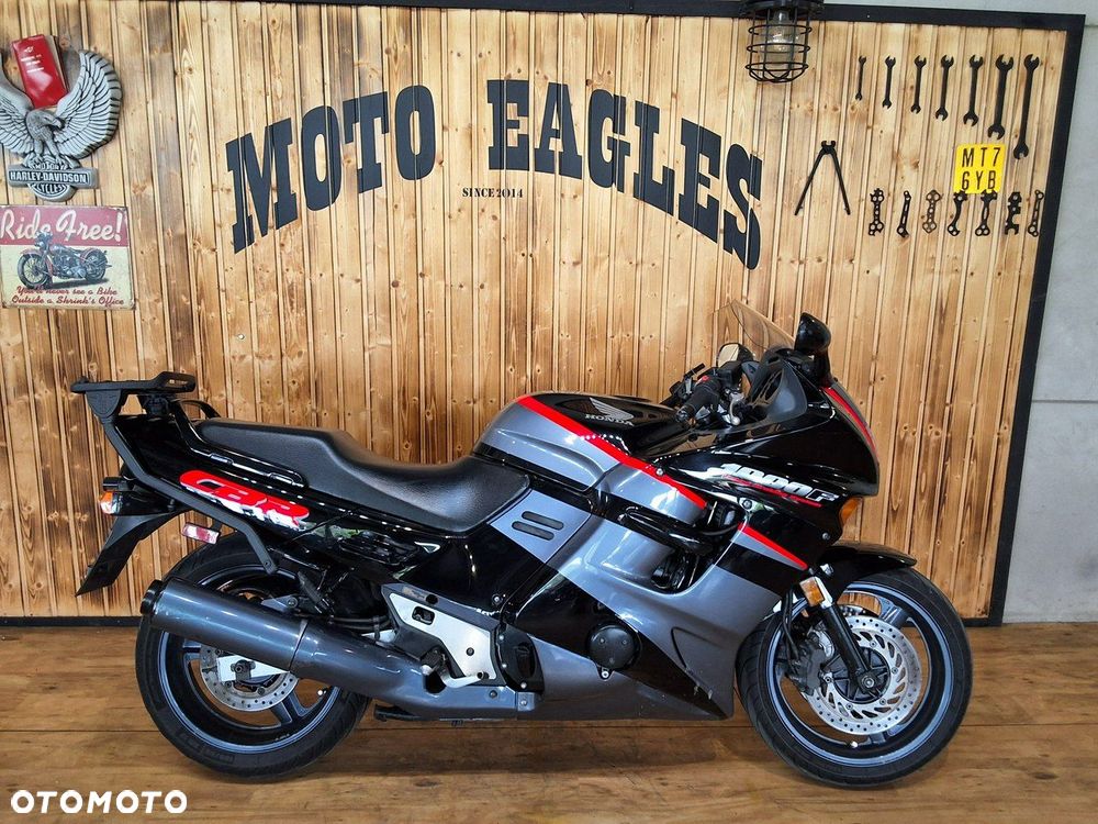 Honda CBR - 1