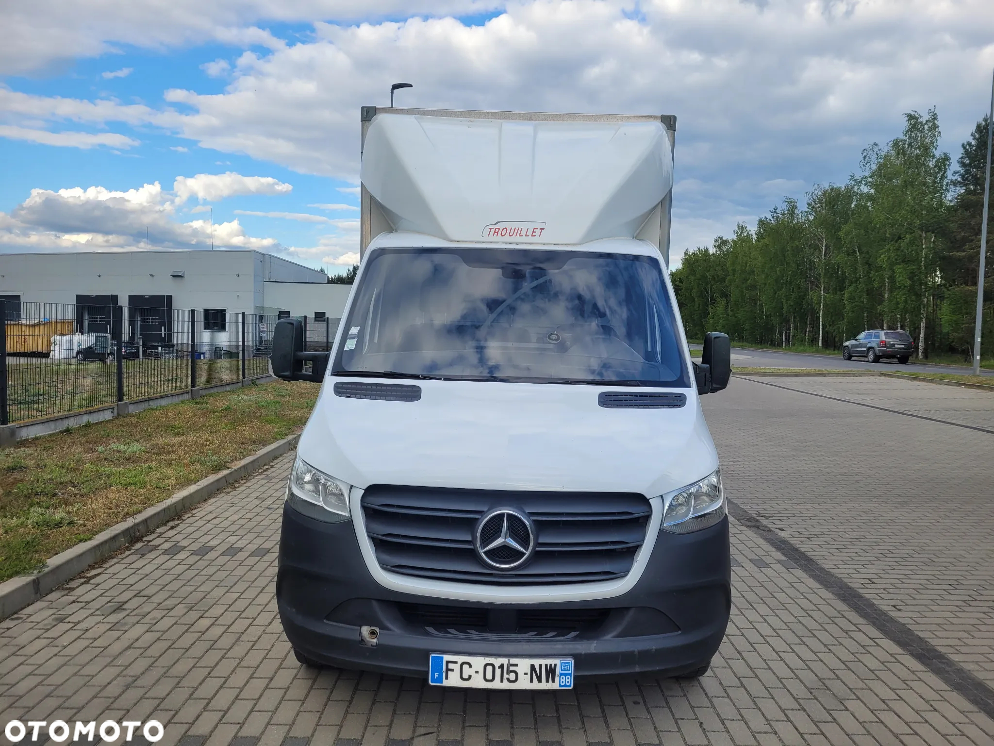 Mercedes-Benz Sprinter - 2