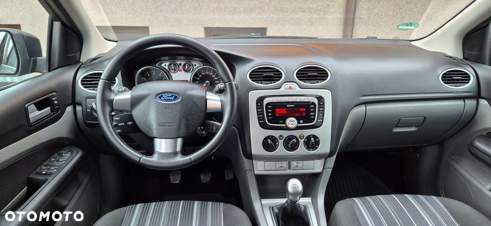 Ford Focus 1.6 16V Sport - 8