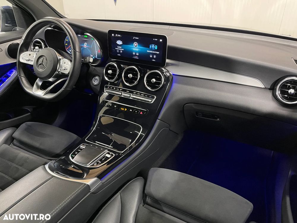 Mercedes-Benz GLC 200 4Matic 9G-TRONIC AMG Line - 9