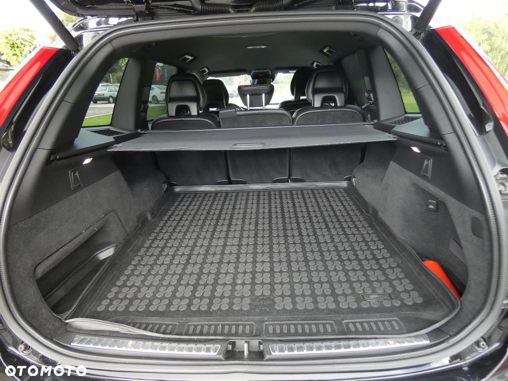 Volvo XC 90 D5 SCR AWD R-Design - 25