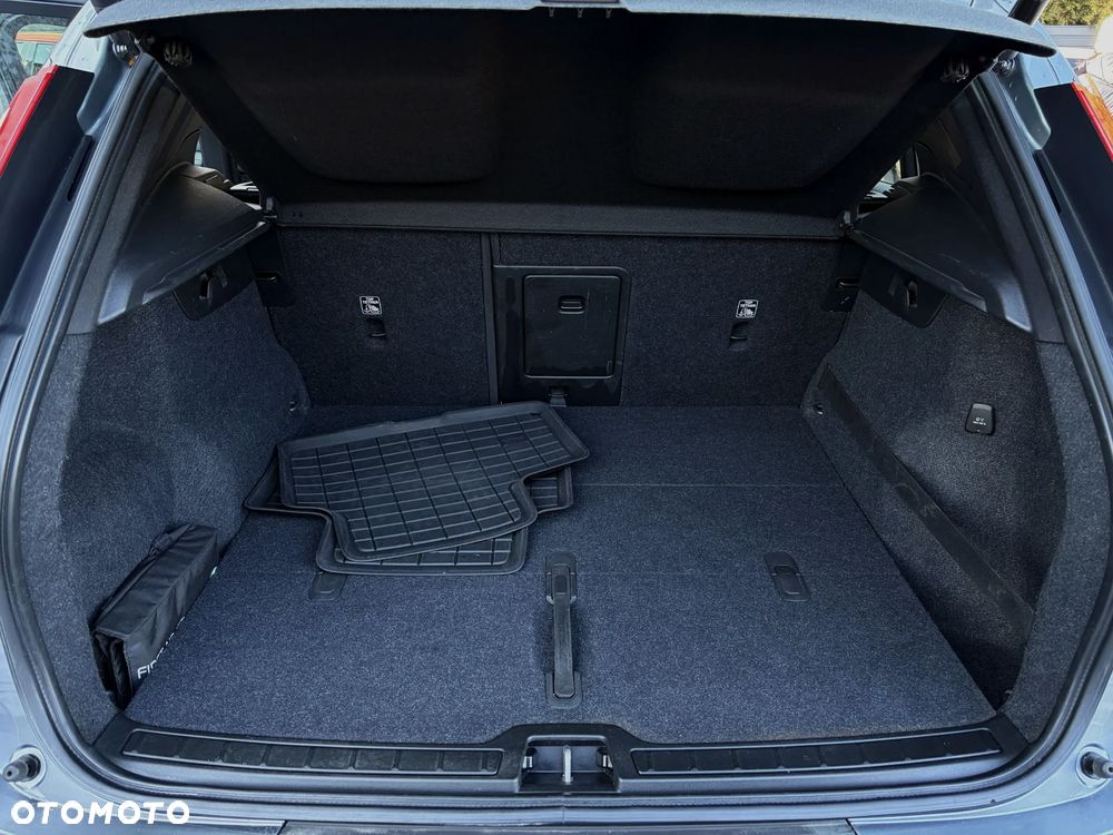 Volvo XC 40 D4 AWD Geartronic Momentum - 36