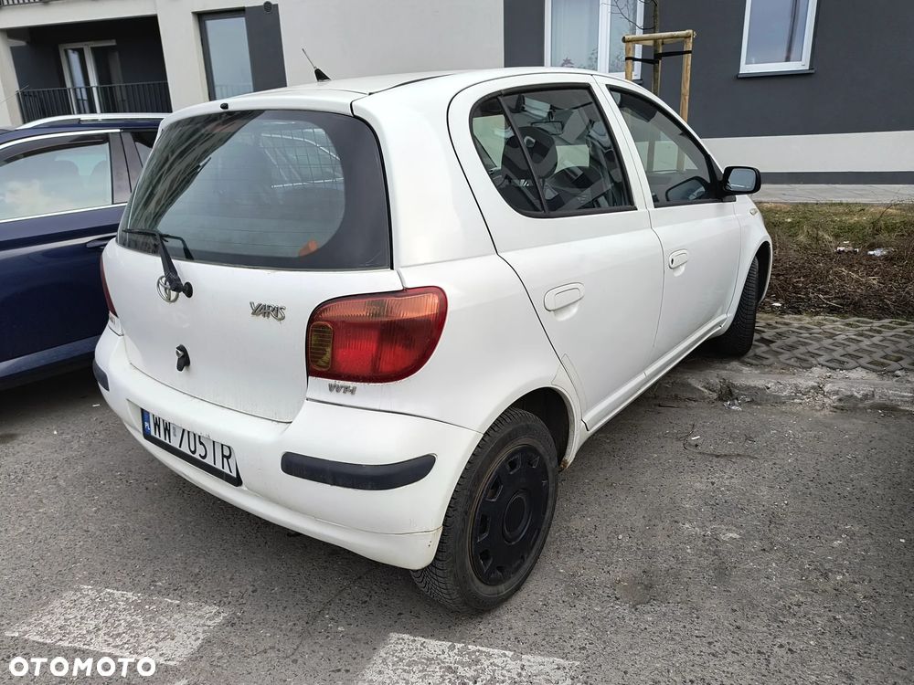 Toyota Yaris 1.0 Luna - 4