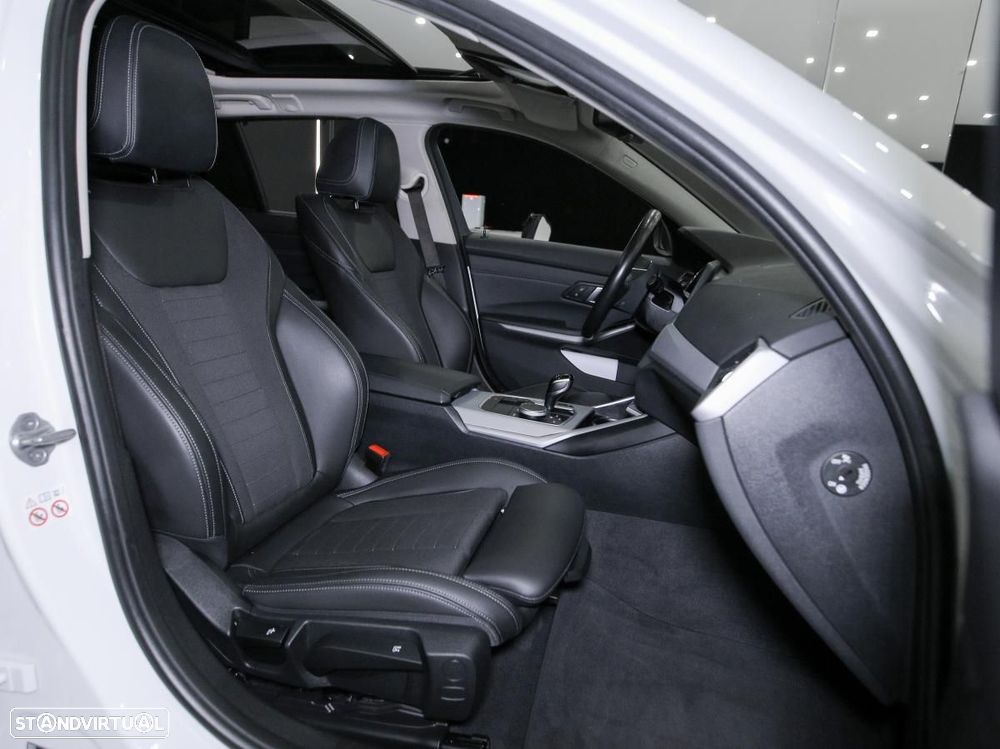 BMW 318 d Touring Auto - 12