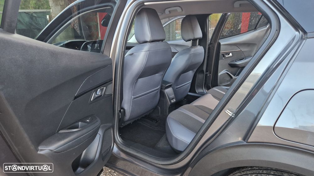 Peugeot 2008 1.5 BlueHDi Allure Pack EAT8 - 27