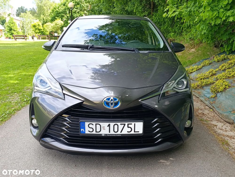 Toyota Yaris Hybrid 100 Premium - 27