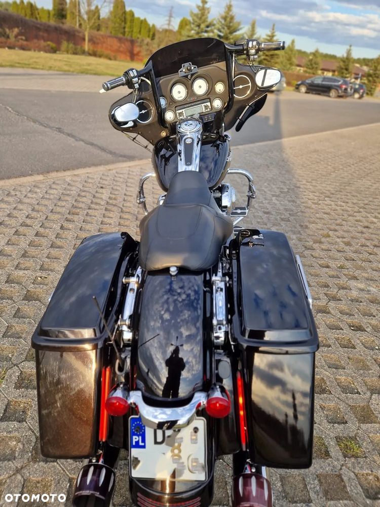 Harley-Davidson Touring Street Glide - 2