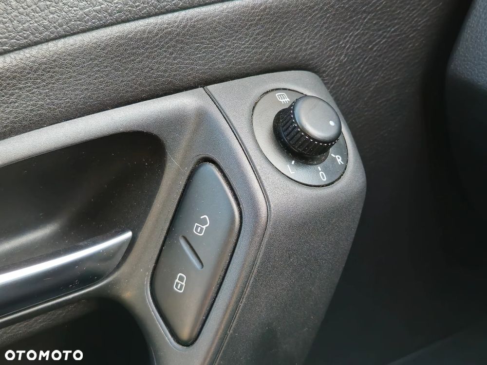 Volkswagen Polo 1.6 TDI Comfortline - 24