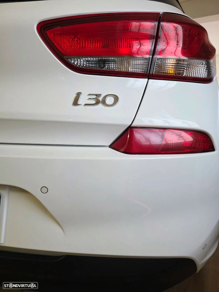 Hyundai i30 1.6 CRDI STyle+Navi - 15