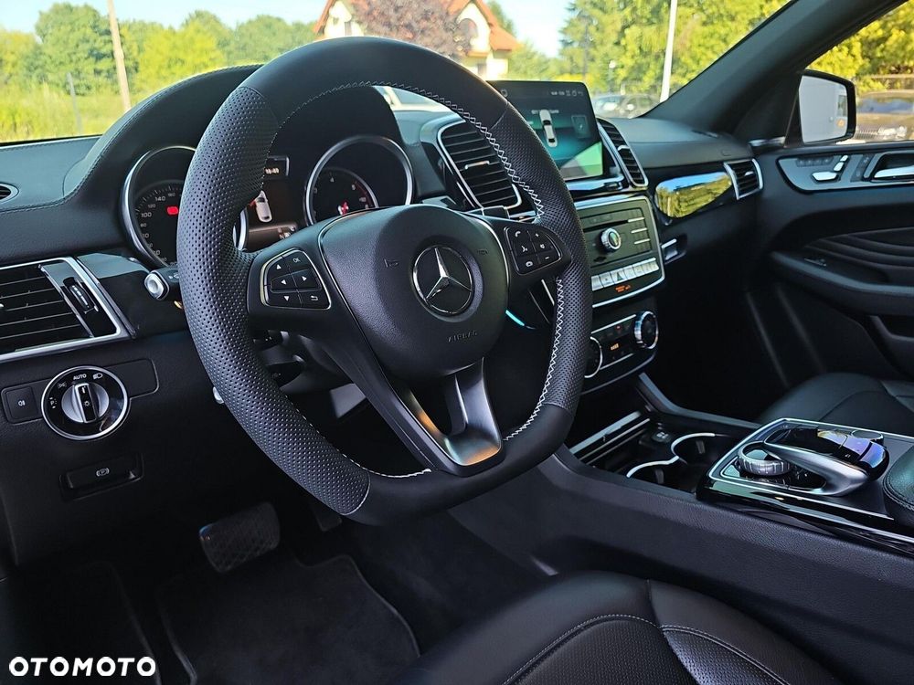 Mercedes-Benz GLE - 11