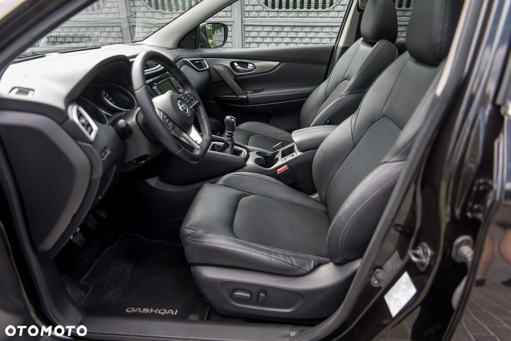 Nissan Qashqai 1.3 DIG-T Tekna - 23