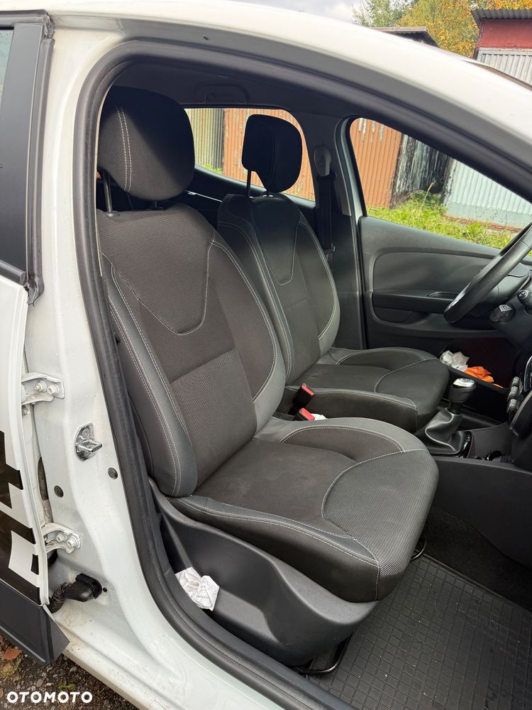 Renault Clio - 22