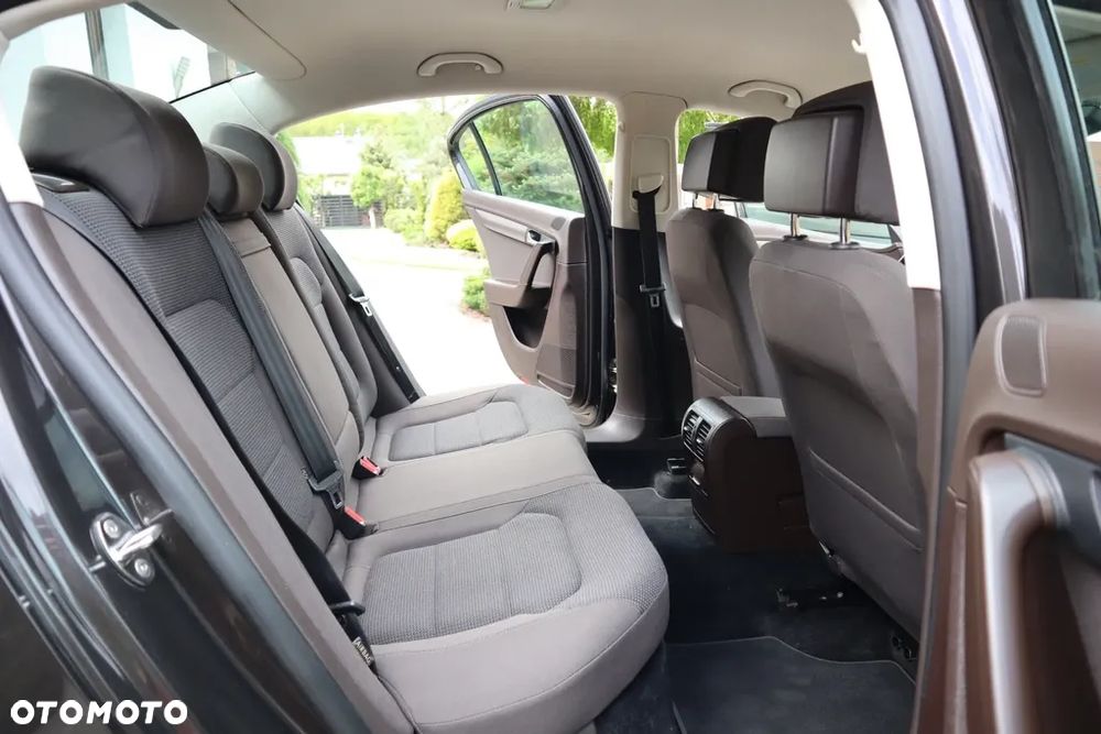 Volkswagen Passat 2.0 TSI Highline - 12