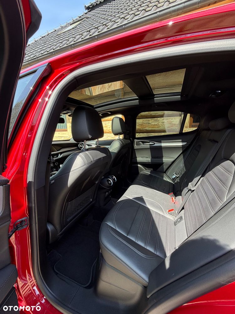 Alfa Romeo Stelvio 2.0 Turbo 16V AT8-Q4 Veloce Ti - 19