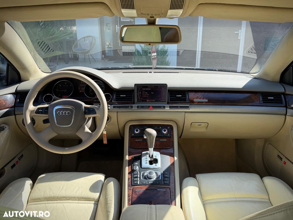 Audi A8 - 6