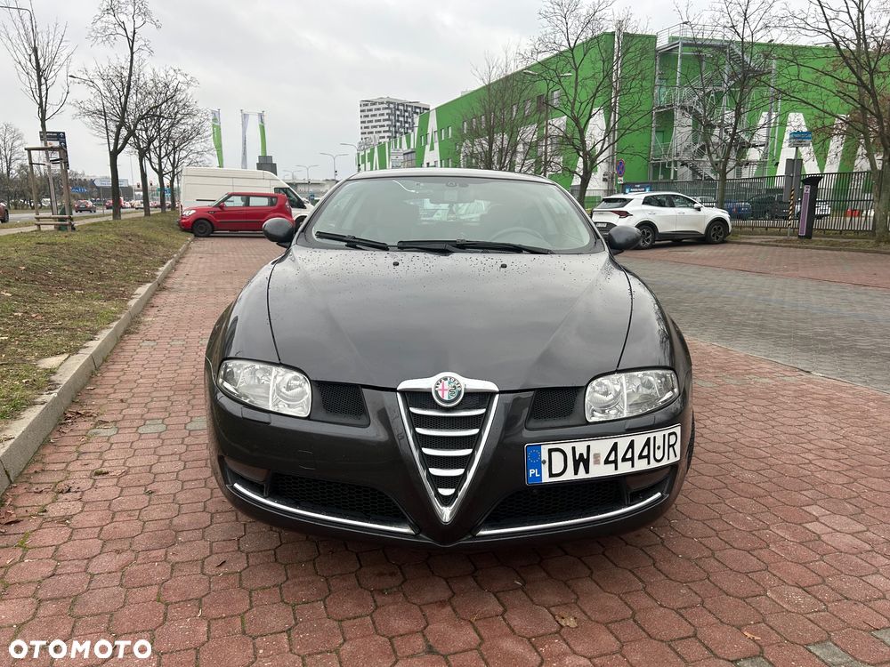 Alfa Romeo GT 1.9 JTD M-Jet Distinctive - 2