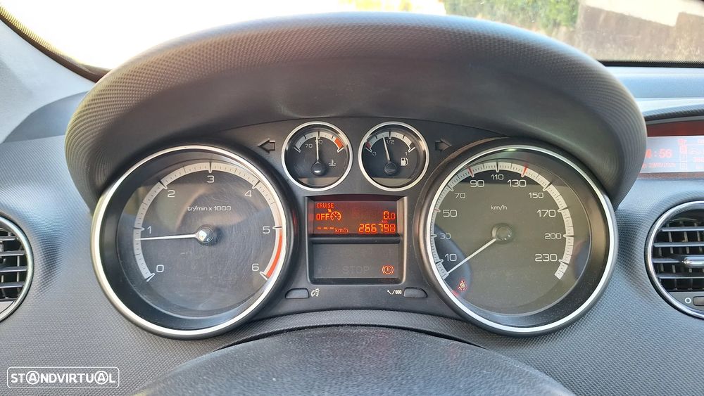 Peugeot 308 SW HDi FAP 110 (Blue Lion) Premium - 14