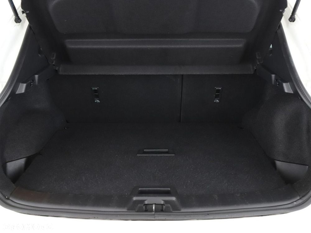 Nissan Qashqai 1.3 DIG-T N-Connecta EU6d - 21