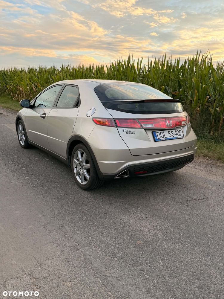 Honda Civic 1.8 Comfort - 24