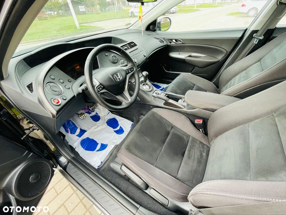 Honda Civic 1.4 i-VTEC Sport Black Edition - 9