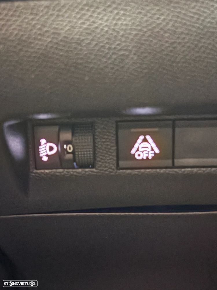 Peugeot 2008 1.2 PureTech Allure Pack - 25
