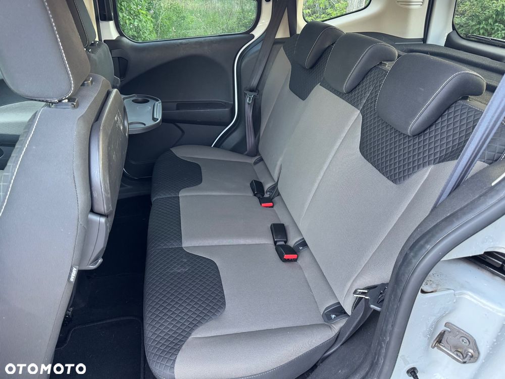 Ford Tourneo Courier 1.0 EcoBoost S&S Titanium - 19