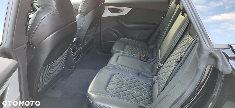 Audi Q8 SUV TFSI quattro 250 kW tiptronic S line business - 11